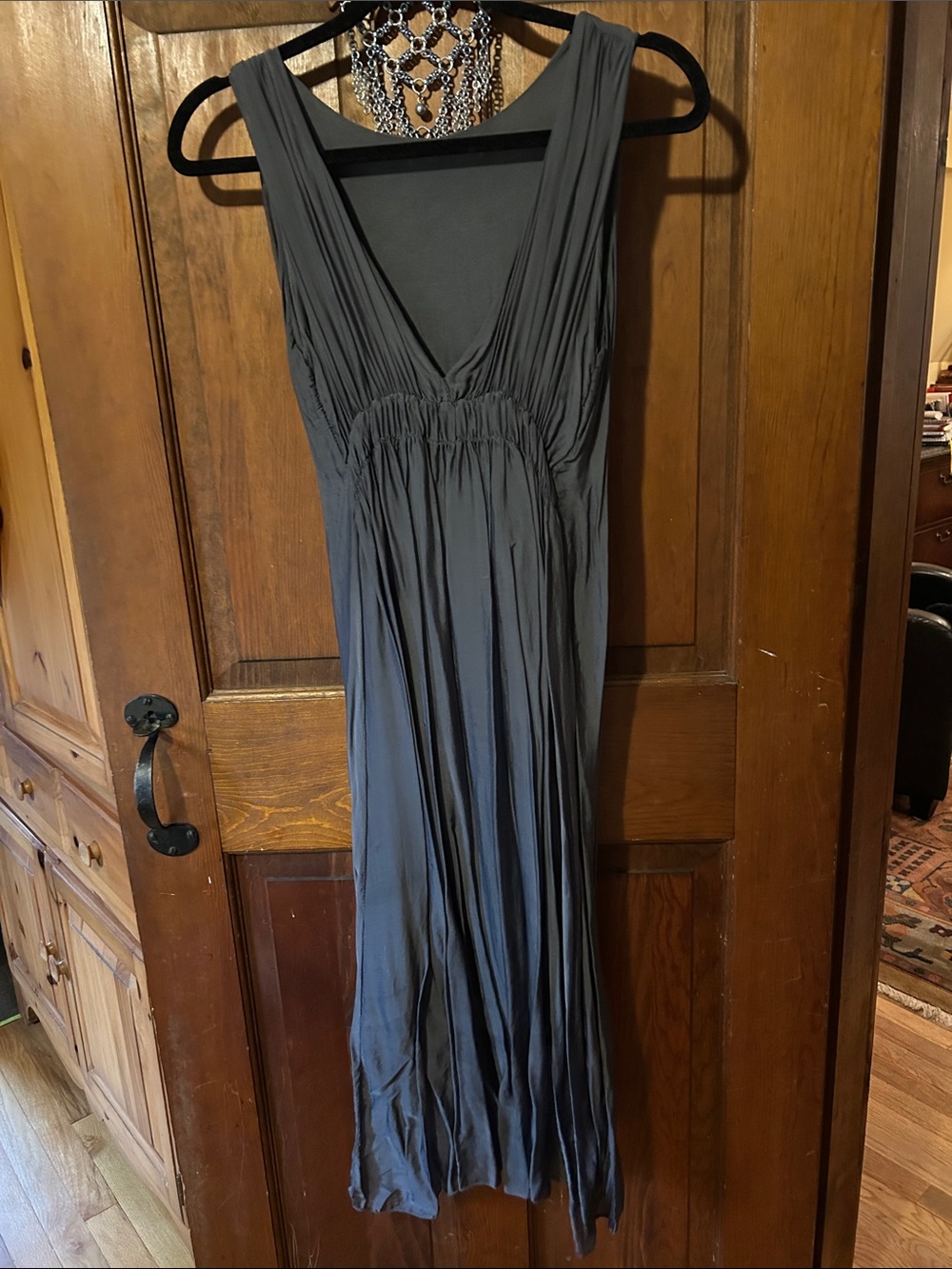 Sleeveless V-Neck midi Dress in Slate Gray